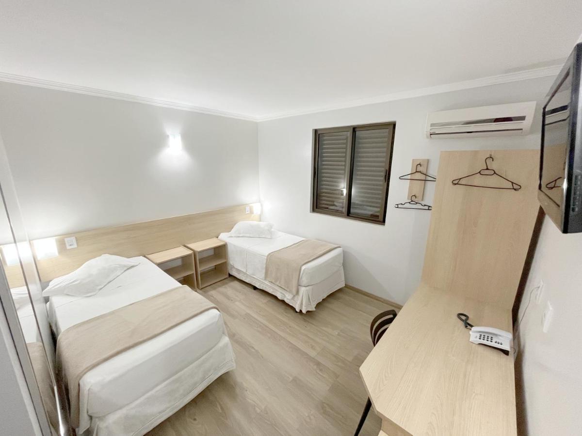 Twin Room,1322659318:JPEG